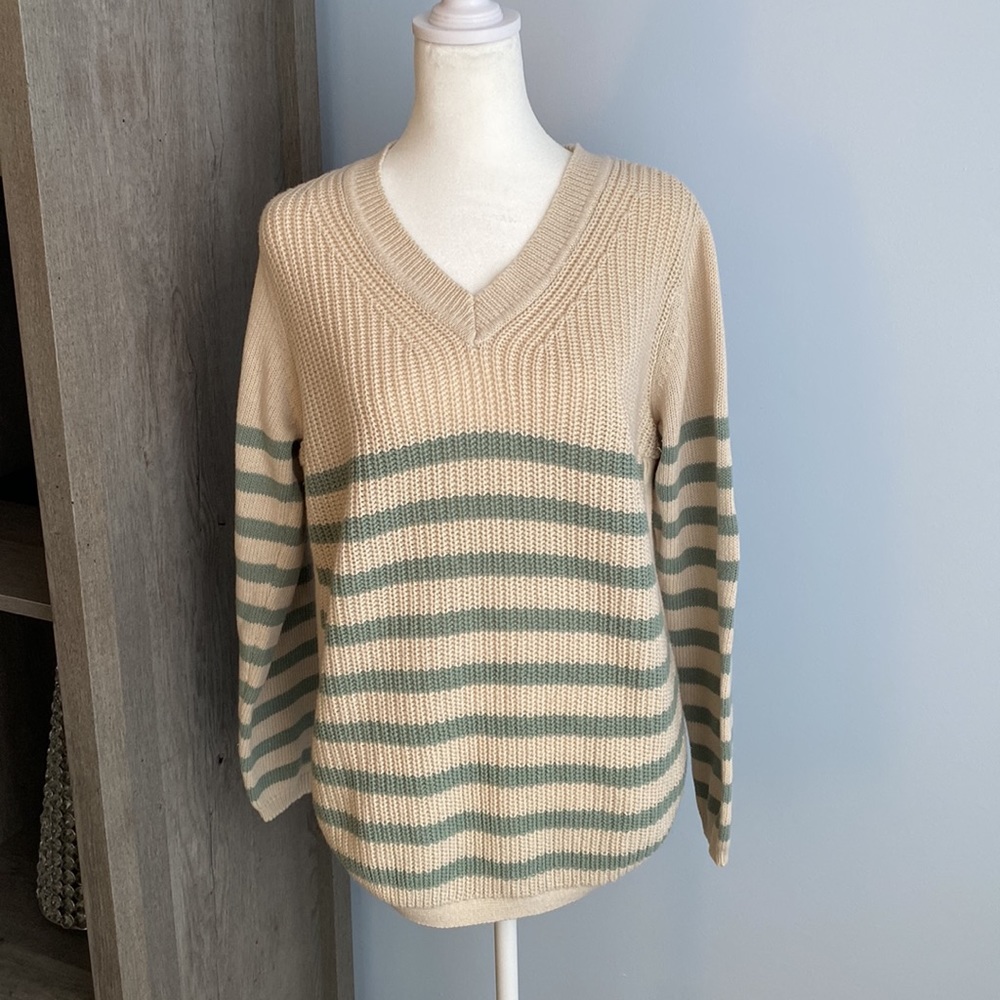R D Style brand striped sweater. Size XL.